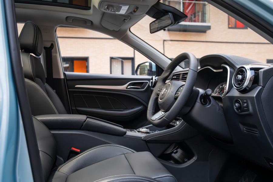 Интерьер MG ZS EV (ZS11) 2019 года  (UK) (фото 22 из 40)